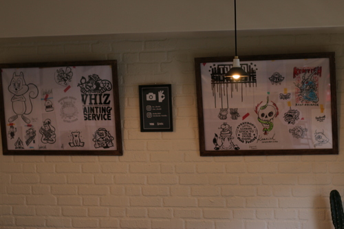 sneakerwolf 原画と落書き展示 at TAS 2F_d0101000_1348219.jpg