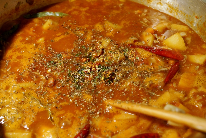 ■自家製保存食【あき流特製ミートソース作り・大量１４人分！！　】コトコト時間をかけて♪♪_b0033423_10234855.jpg
