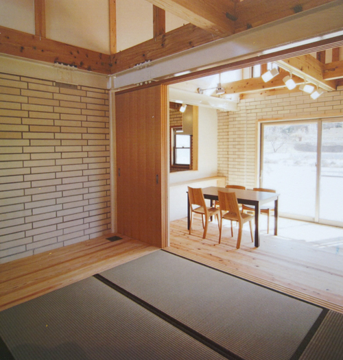 明日4/2(日)まで【久世二郎建築研究室展 SectionⅣ「レンガ建築を造る」】_a0017350_06404380.jpg