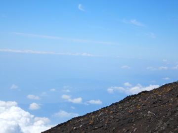 ヨロヨロ富士登山体験記2016御殿場ルート　その4　砂走館〜8合目_c0337875_14384320.jpg