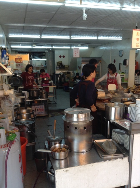 必ず行くべし!高雄「鴨肉珍」の鴨肉飯と下水湯。_a0334793_05133470.jpg