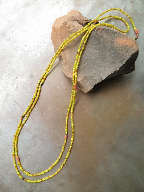 黄色の「糸」_b0249499_16150656.jpg