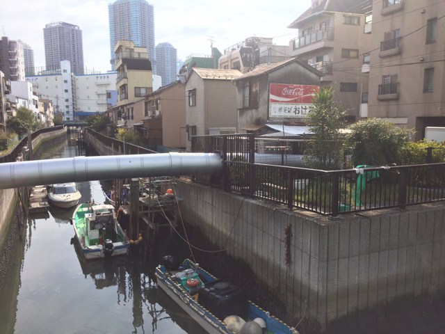 橋を見に散歩してるわけじゃないけど、いい建物はだんだんなくなってしまって、、_d0057843_17452059.jpg