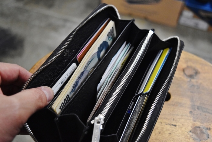 本日・お待たせの入荷です。。。Tsunai Haiya Fenomeno ROUND ZIP WALLET!♪!_d0152280_09062150.jpg