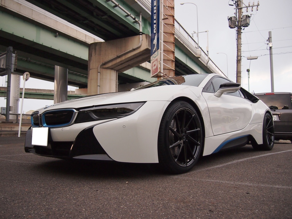 BMW・i8にホイール装着_e0188729_18251582.jpg