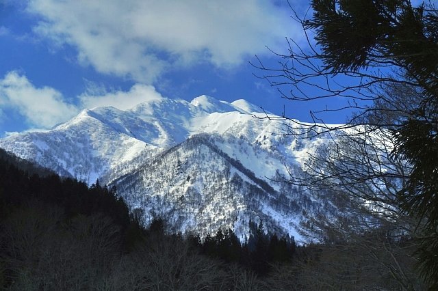 絶景の雪山　谷川連峰に抱かれて_b0122448_18320549.jpg