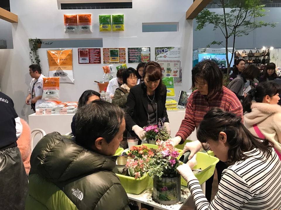 日本フラワー ガーデニングショウ ミリオンさんのブースで講習会 井上まゆ美のお仕事日和 日本フラワー ガーデニングショウ ミリオンさんのブースで講習会 井上まゆ美のお仕事日和