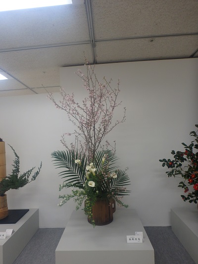 西日本華道連盟いけばな展 大作_d0195183_0202873.jpg