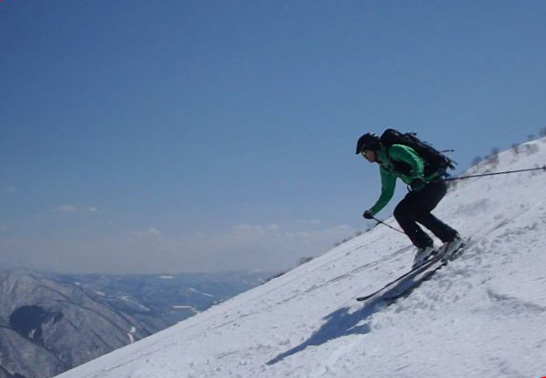 春山スキーのヘルメット考察。_c0087773_19435142.jpg