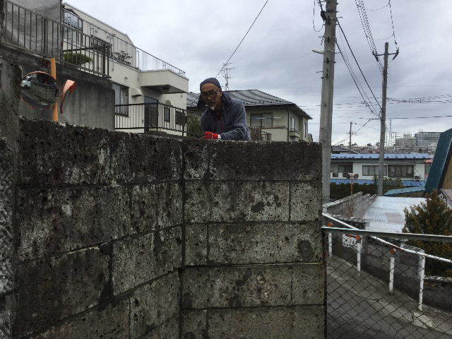 倒壊の危険・・大谷石石塀の撤去処分_f0031037_18513311.jpg