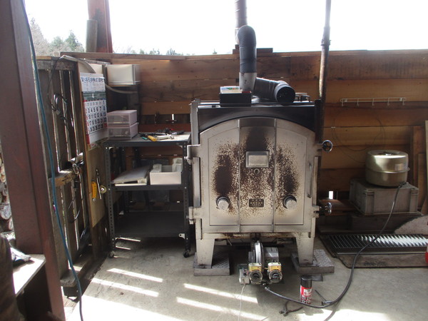 灯油窯の煙突 : 三郎窯