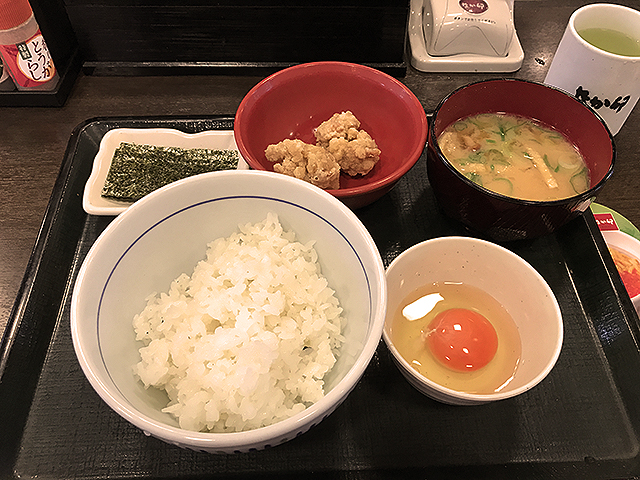 なか卯の こだわり卵朝定食_a0349423_2137578.jpg