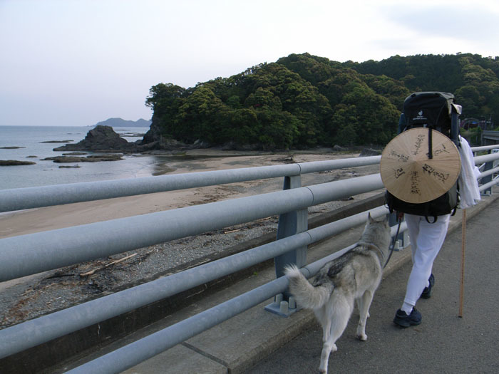 Shikoku Pilgrimage with Hana2, May.2nd 2006 (4) _c0049299_22294792.jpg