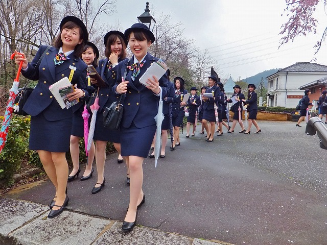 東谷山の紅しだれ桜と博物館明治村を歩く！！！_d0048350_1475426.jpg