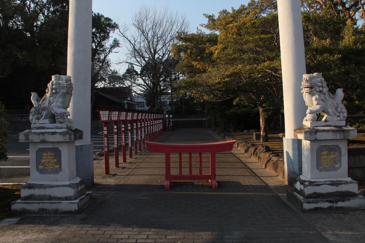 【鵜戸神社】　鵜茅草葺不合尊と玉依姫命など鵜戸六所権現を祀る。_c0011649_17201089.jpg