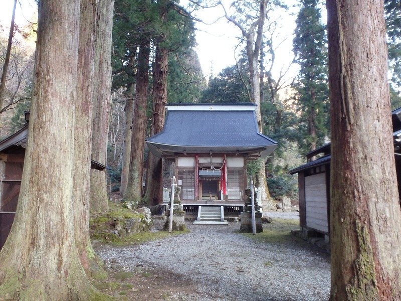 【湖北／余呉】心機一転、なごり雪の妙理山をぶらり周回_c0097754_15250279.jpg