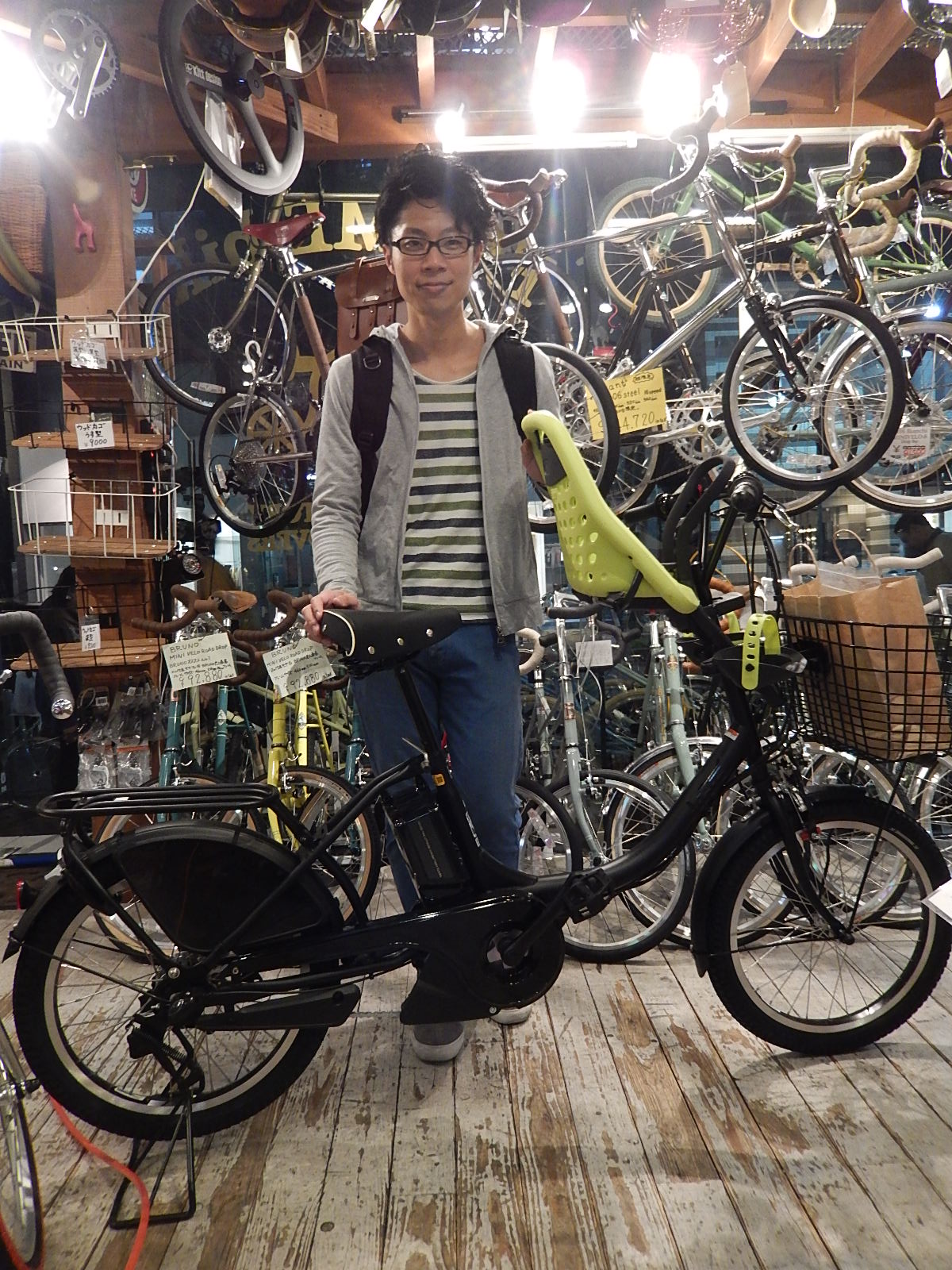 4月12日　渋谷　原宿　の自転車屋　FLAME bike前です_e0188759_19235249.jpg