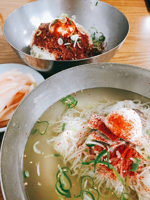 ソウルの魅惑の路地裏グルメ 「冷麺店」_b0060363_22553395.jpg