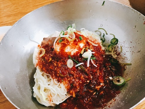 ソウルの魅惑の路地裏グルメ 「冷麺店」_b0060363_22583787.jpg
