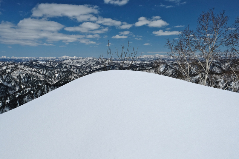 二つのピークを越えて　三ツ山（遠別町）  2017.4.1_f0200402_22294511.jpg