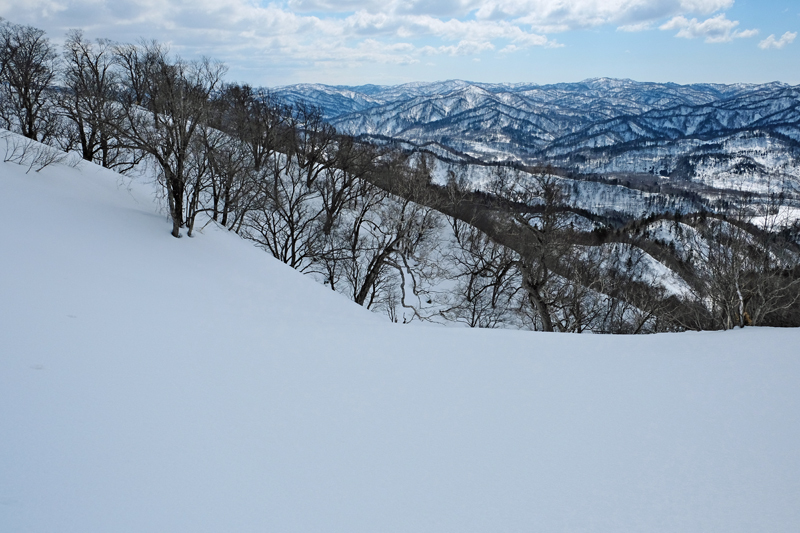 二つのピークを越えて　三ツ山（遠別町）  2017.4.1_f0200402_22592080.jpg