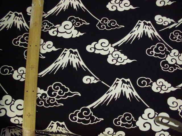 富士山とつむじ風柄の布をぬり絵的に楽しむ_d0156706_17313485.jpg