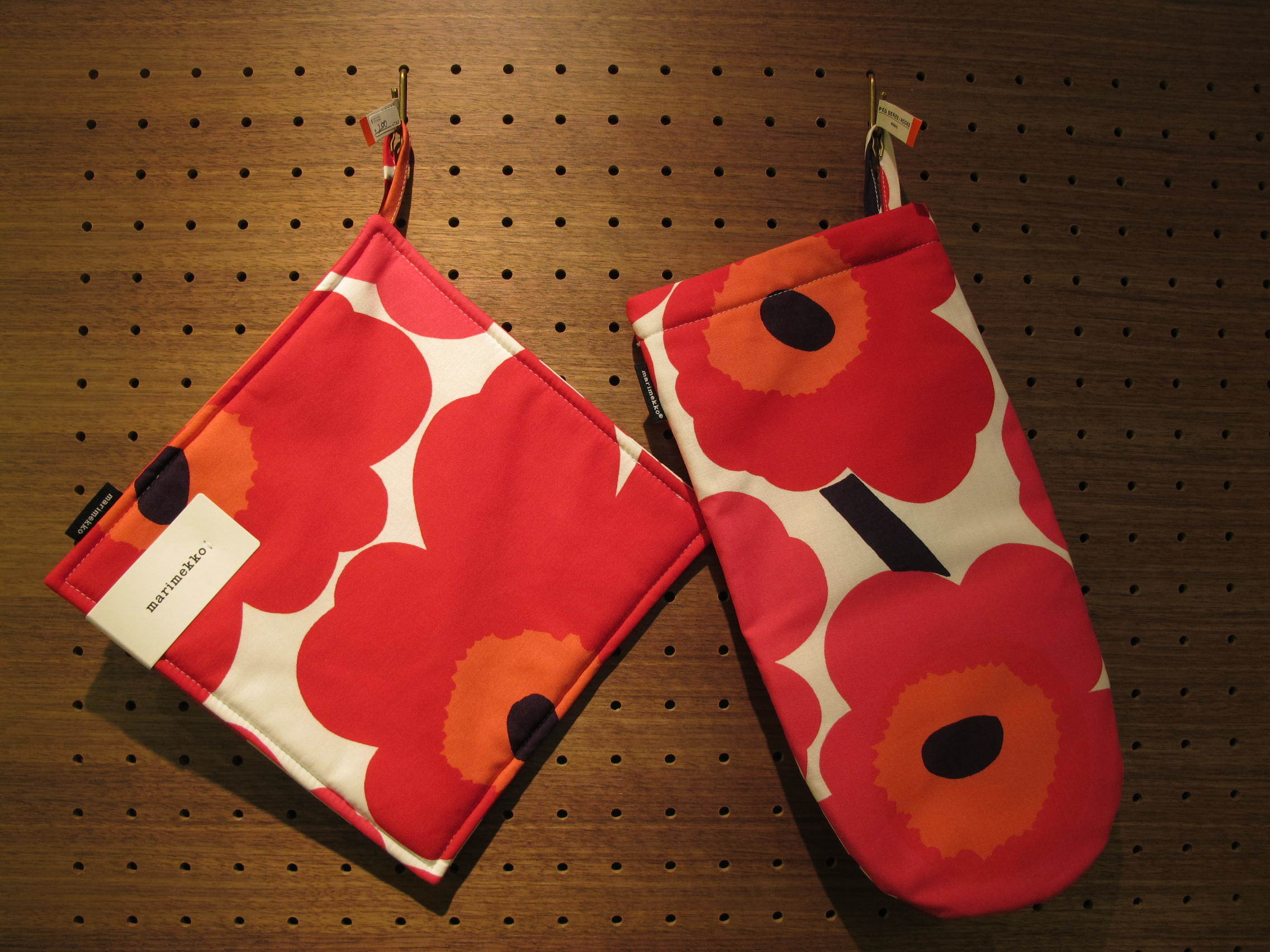 marimekko　ミトン　ポットホルダー再入荷です_d0182409_11213326.jpg