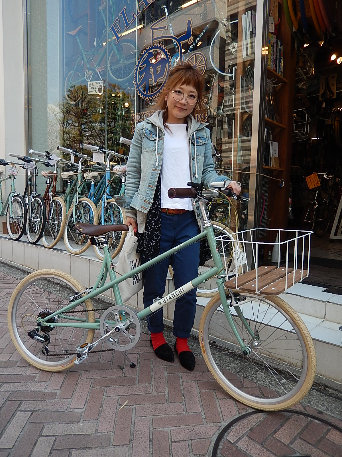 4月13日 渋谷 原宿 の自転車屋 FLAME bike前です_e0188759_18512154.jpg