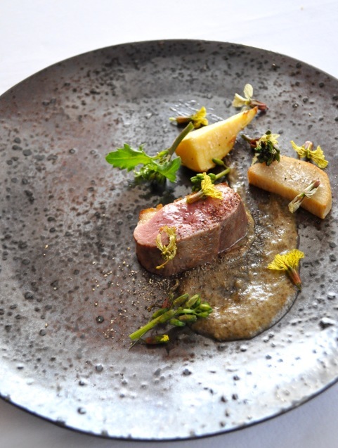 二宮さんの鴨胸肉のロースト 長葱と海苔のソース 筍 京芋 ルーコラ フィオッキ ブログ Fiocchi Blog 二宮さんの鴨胸肉のロースト 長葱と海苔のソース 筍 京芋 ルーコラ フィオッキ ブログ Fiocchi Blog