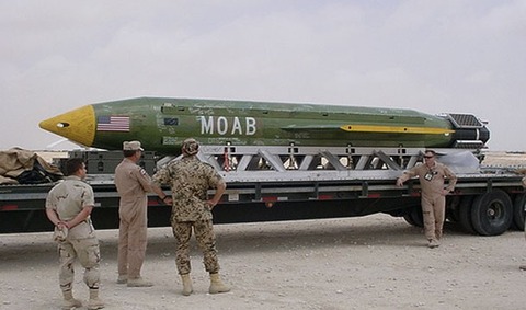 オーマイガー！：米軍がアフガンで世界最強爆弾MOABを使用した！？_a0348309_865474.jpg