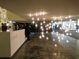 照明アート作品、注目のブースから!_d0091909_13563546.jpg