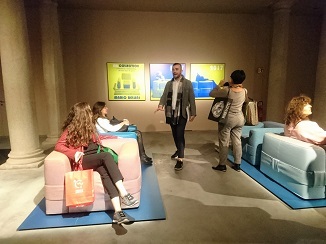 色で遊ぶインテリア、カッシーナ編!_d0091909_12112560.jpg