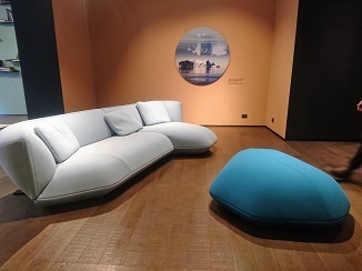色で遊ぶインテリア、カッシーナ編!_d0091909_12162984.jpg