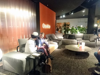 色で遊ぶインテリア、カッシーナ編!_d0091909_12335296.jpg