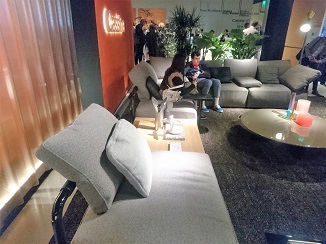 色で遊ぶインテリア、カッシーナ編!_d0091909_12335348.jpg