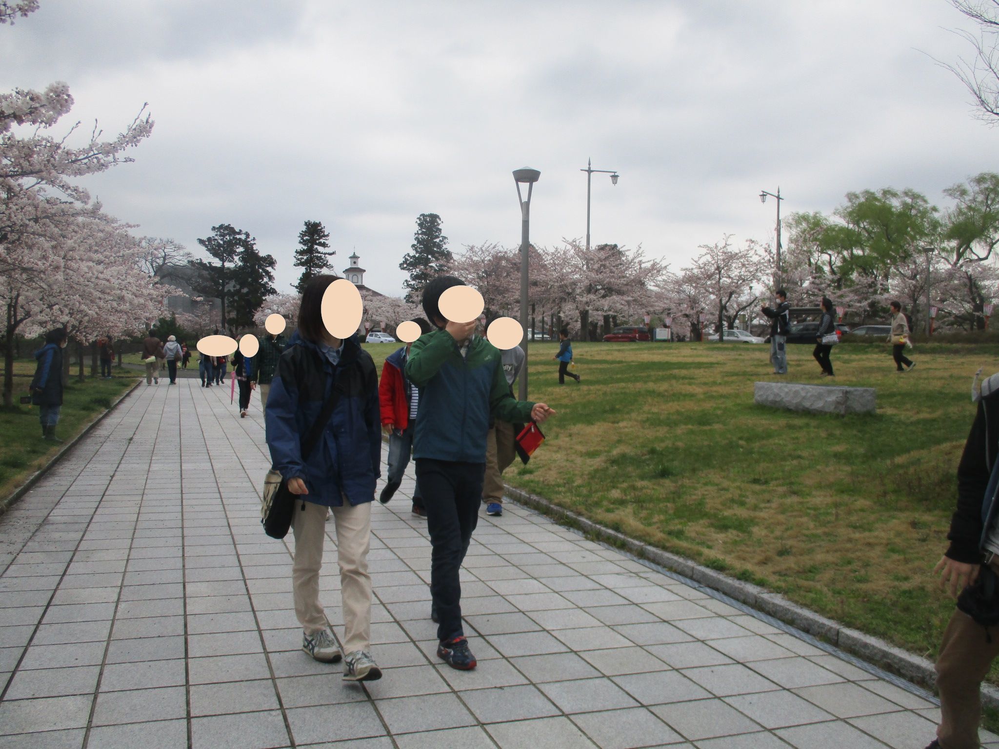 天気回復？！やったね。今年も花見にみんなで行ってきました！_c0342050_17324559.jpg