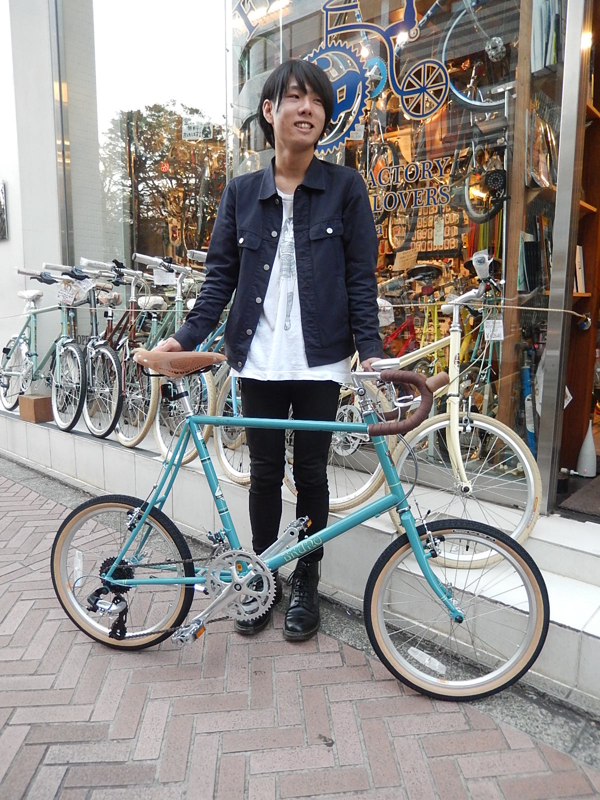 4月15日　渋谷　原宿　の自転車屋　FLAME bike前です_e0188759_19512851.jpg