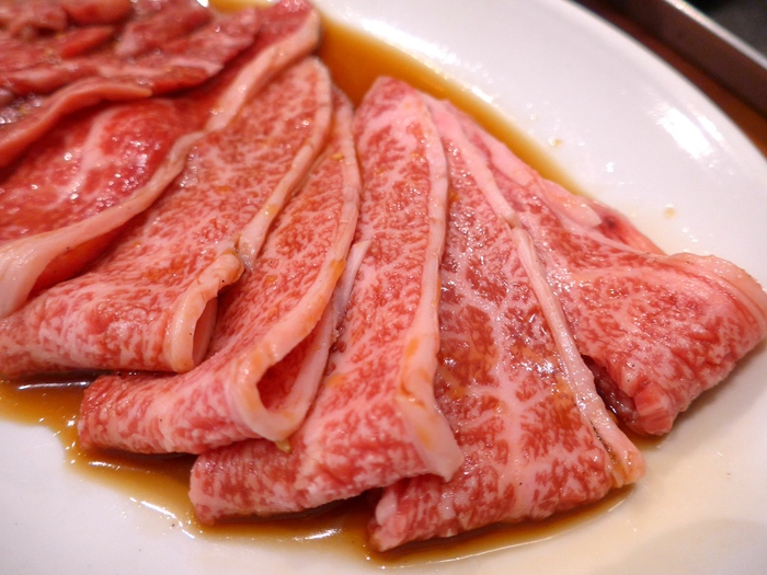 浅草「炭火焼き肉 本とさや」へ行く。_f0232060_13192138.jpg