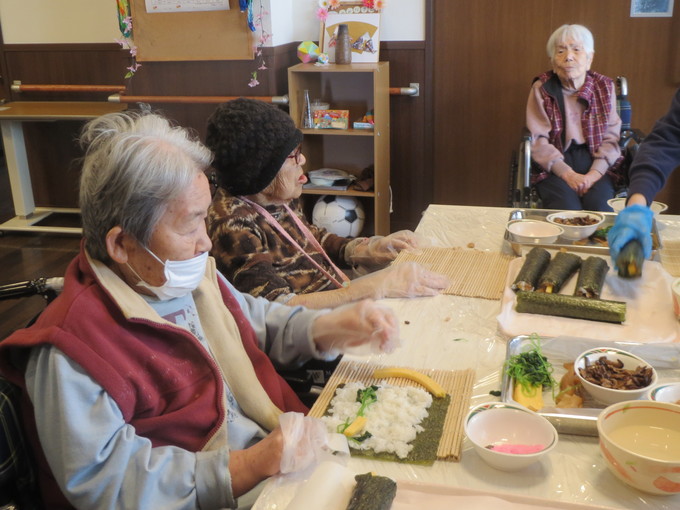 巻きずし_a0158095_8362234.jpg