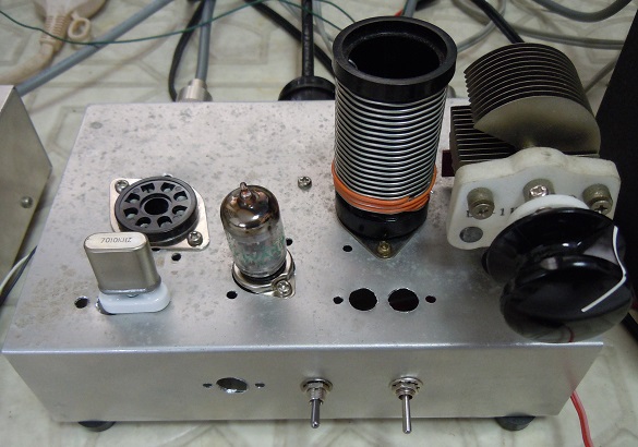 6AK5単球水晶発振送信機のいたずら : 真空管にゲルマトランジスタ、8mm