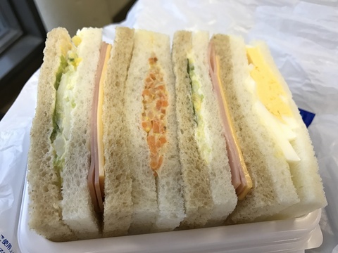 春色ミックス(タカギベーカリー)トマト大福(如水庵)@福岡空港_c0212604_17444318.jpg