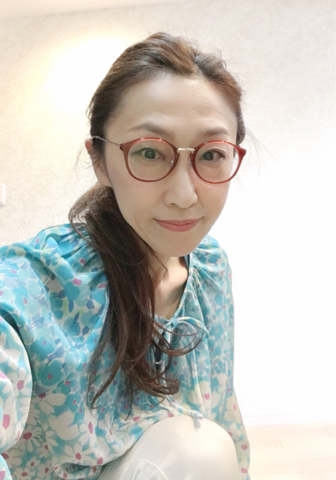 本日の 素敵だcolor は赤い丸メガネです 色彩コンサルタント 松本千早のブログ real color dream 本日の 素敵だcolor は赤い丸メガネです 色彩コンサルタント 松本千早のブログ real color dream