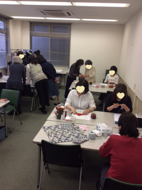 細方眼編みのストールとフレンチプルオーバー_d0240711_16173029.png