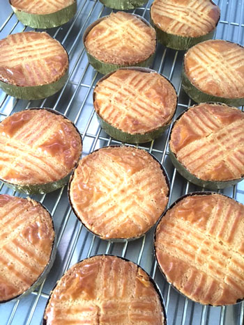 イチジクのパウンドケーキ、あくの強いチョコレートと塩味のクッキーなど焼き菓子詰め合わせ_d0329740_2361253.jpg