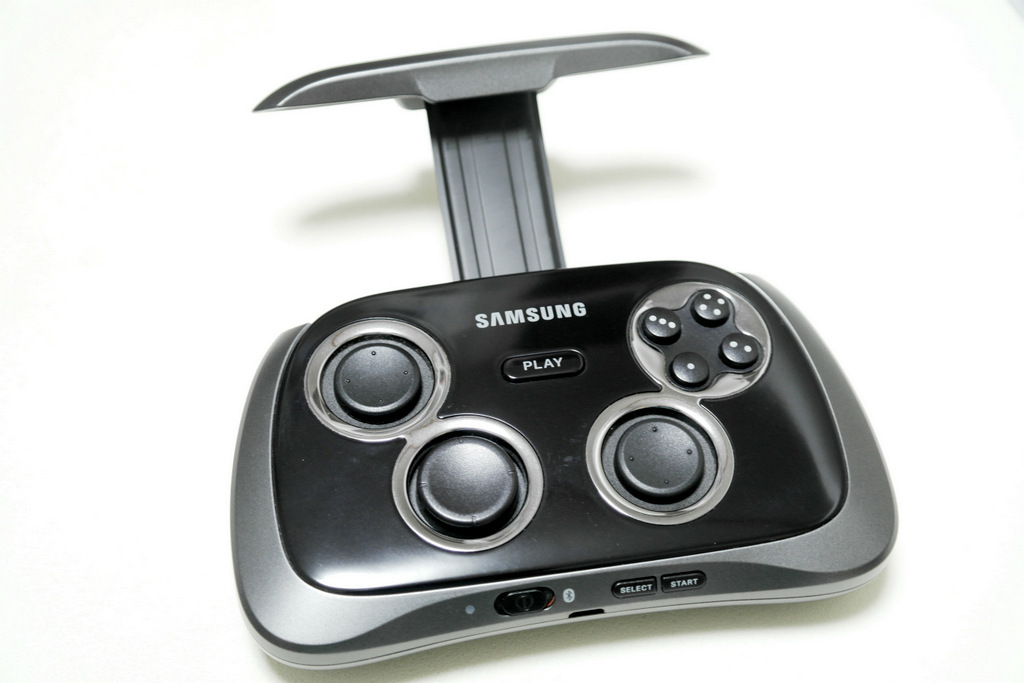 【レビュー】SAMSUNG Wireless GamePad EI-GP20_c0004568_21180846.jpg