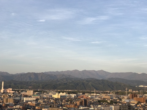 今朝の丹沢は春霞でほんわり♪_c0212604_78833.jpg