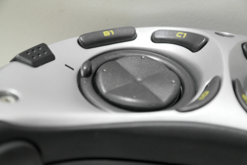 【レビュー】Saitek CYBORG 3D Pad USB(再録)_c0004568_20472040.jpg