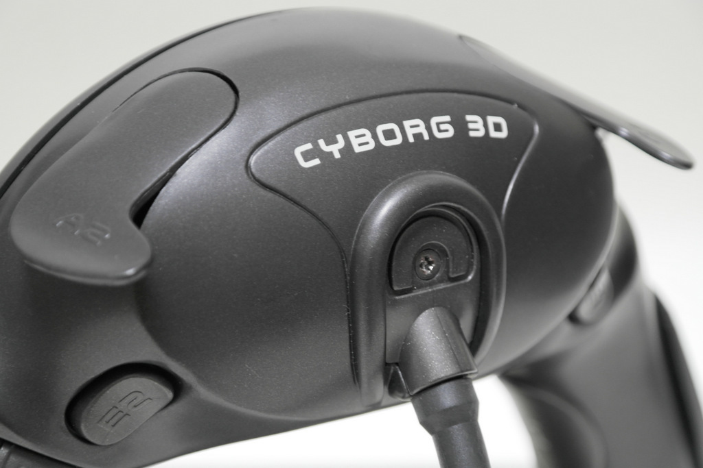 【レビュー】Saitek CYBORG 3D Pad USB（再録）_c0004568_20472068.jpg