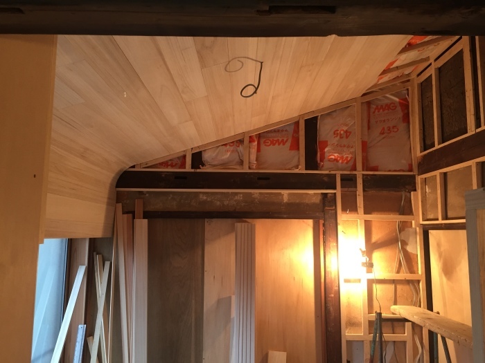 桜堂の家改修工事、桐板天井張りを終え木工事完了。_d0332870_21143722.jpg