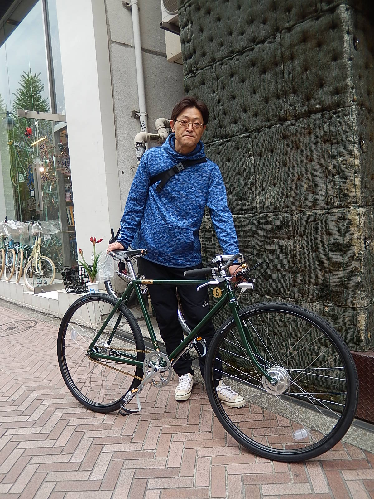 4月22日 渋谷 原宿 の自転車屋 FLAME bike前です_e0188759_19535991.jpg